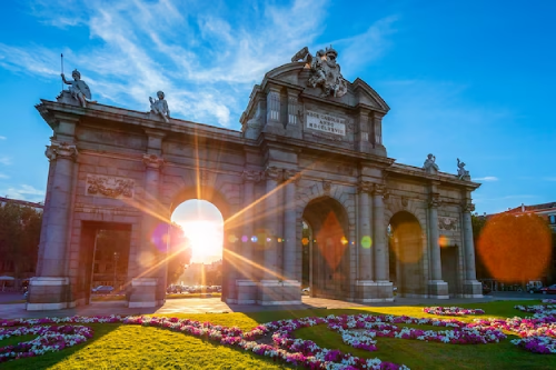//www.som2travel.es/cdn/images/content/España/madrid 500x333.png